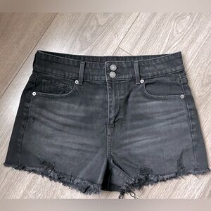 American Eagle Cut Off Mom Jean Black Short Size 8